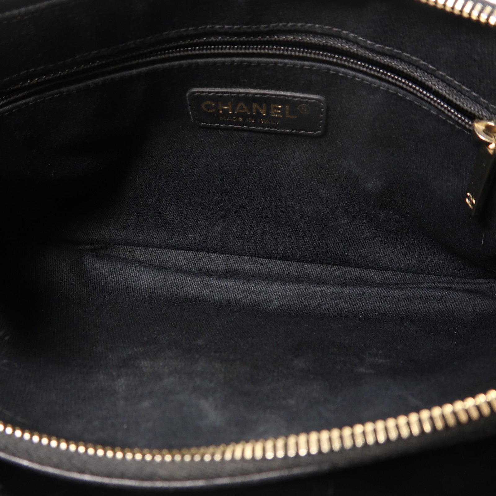 CHANEL 漆皮皮革Chain Shoulder金扣鏈帶肩背袋