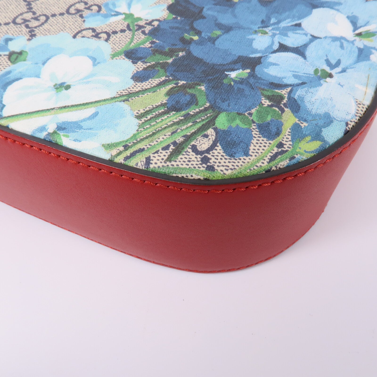 GUCCI 塗層帆布GG Supreme Blooms鏈帶肩背袋