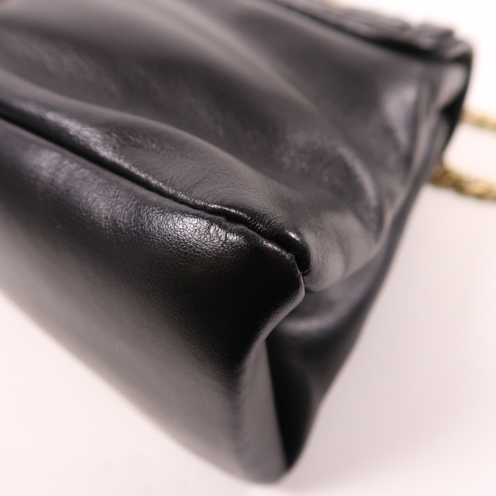 Miu Miu 皮革Chain Shoulder Bag鏈帶肩背袋