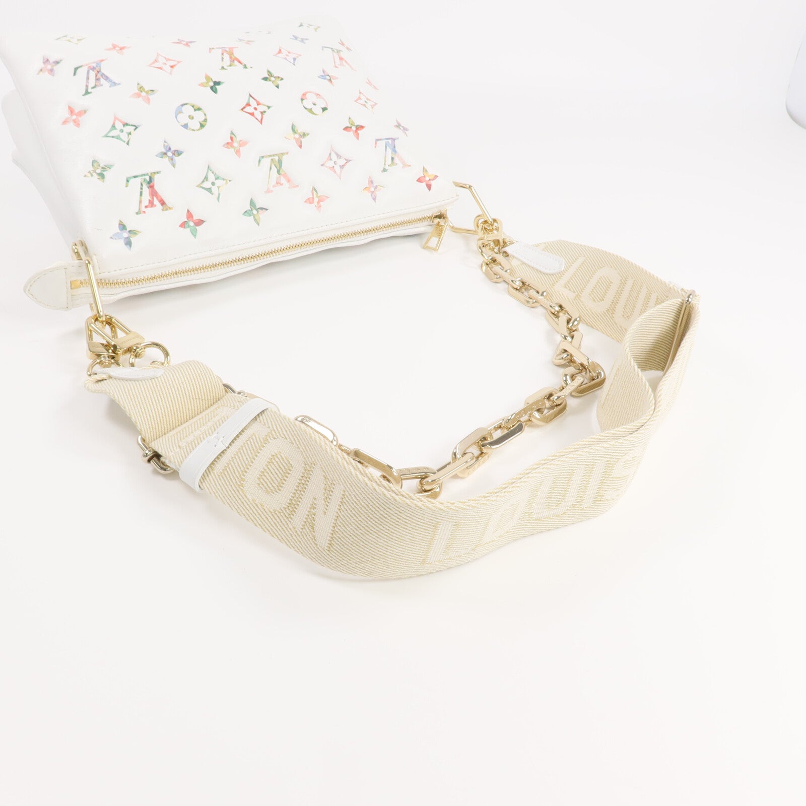 LOUIS VUITTON 羊皮皮革Coussin PM金扣手挽肩背兩用袋
