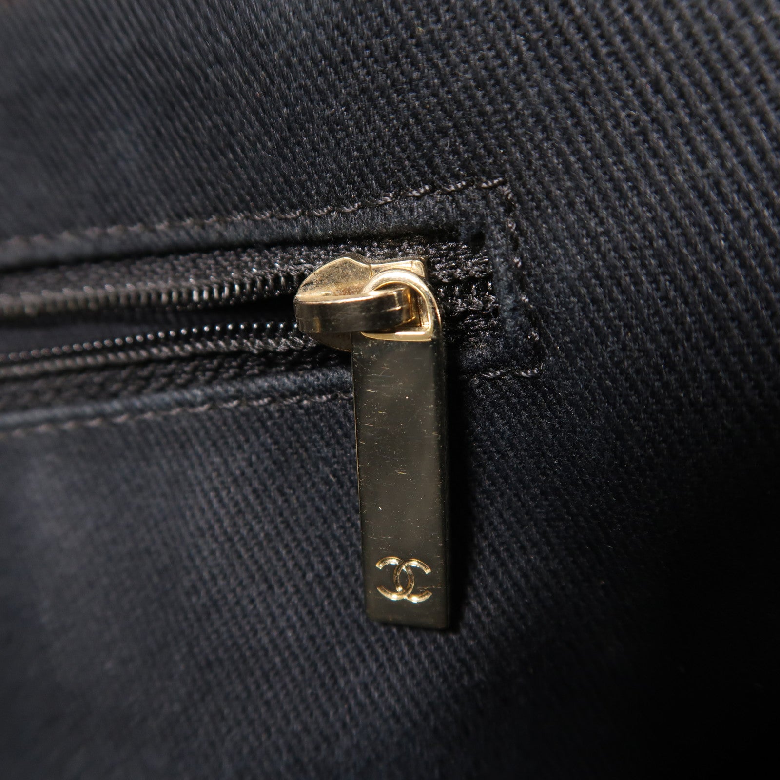 CHANEL 漆皮皮革Chain Shoulder金扣鏈帶肩背袋