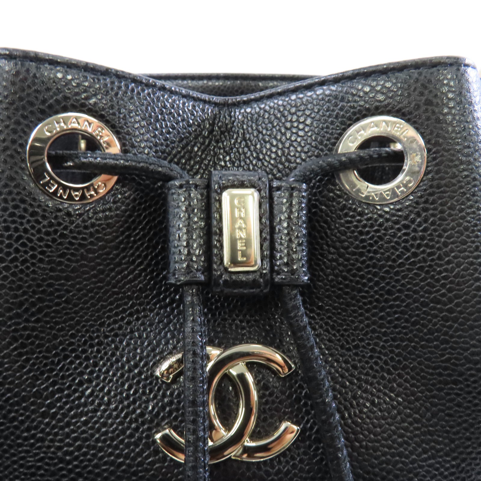 CHANEL Caviar皮革Affinity Bucket金扣鏈帶肩背袋黑色