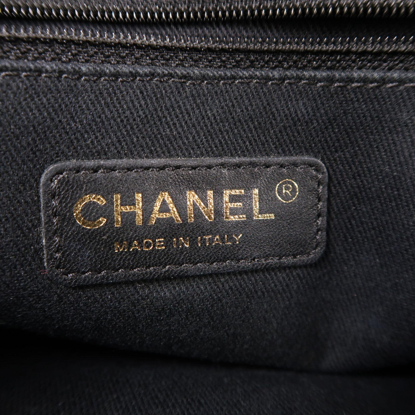 CHANEL 漆皮皮革Chain Shoulder金扣鏈帶肩背袋