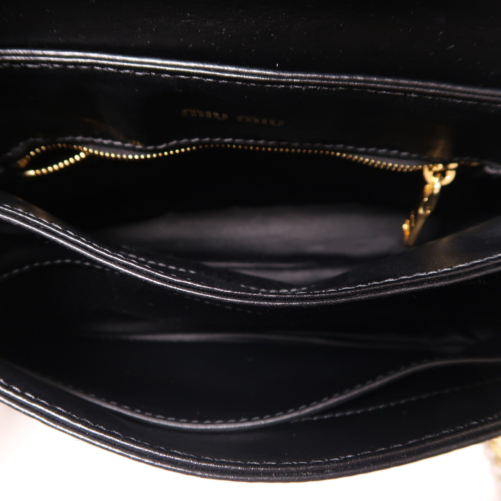 Miu Miu 皮革Chain Shoulder Bag鏈帶肩背袋