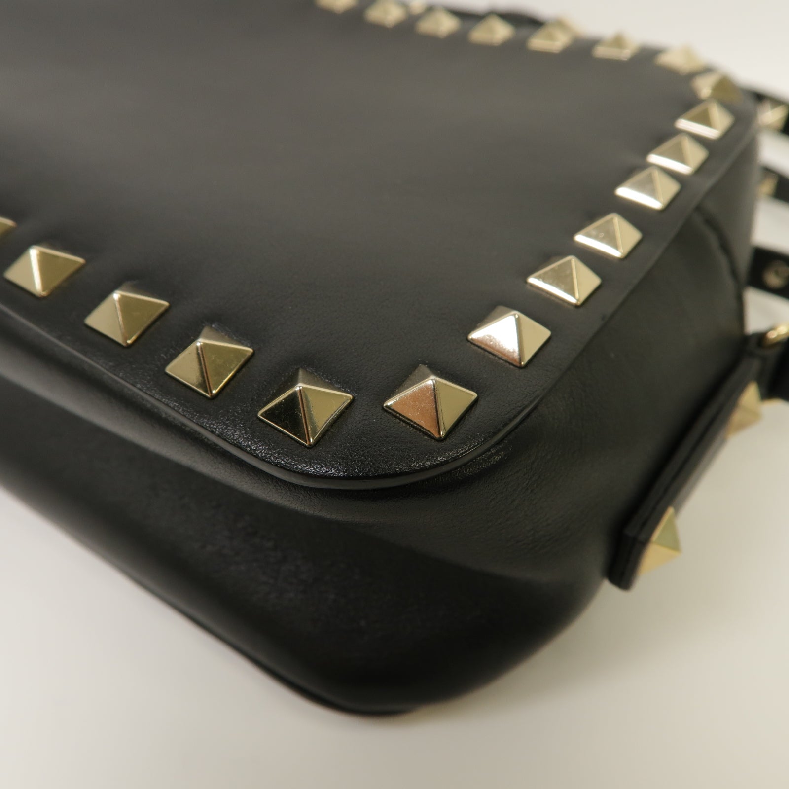 Valentino 牛皮皮革Shoulder Bag金扣肩背袋黒色