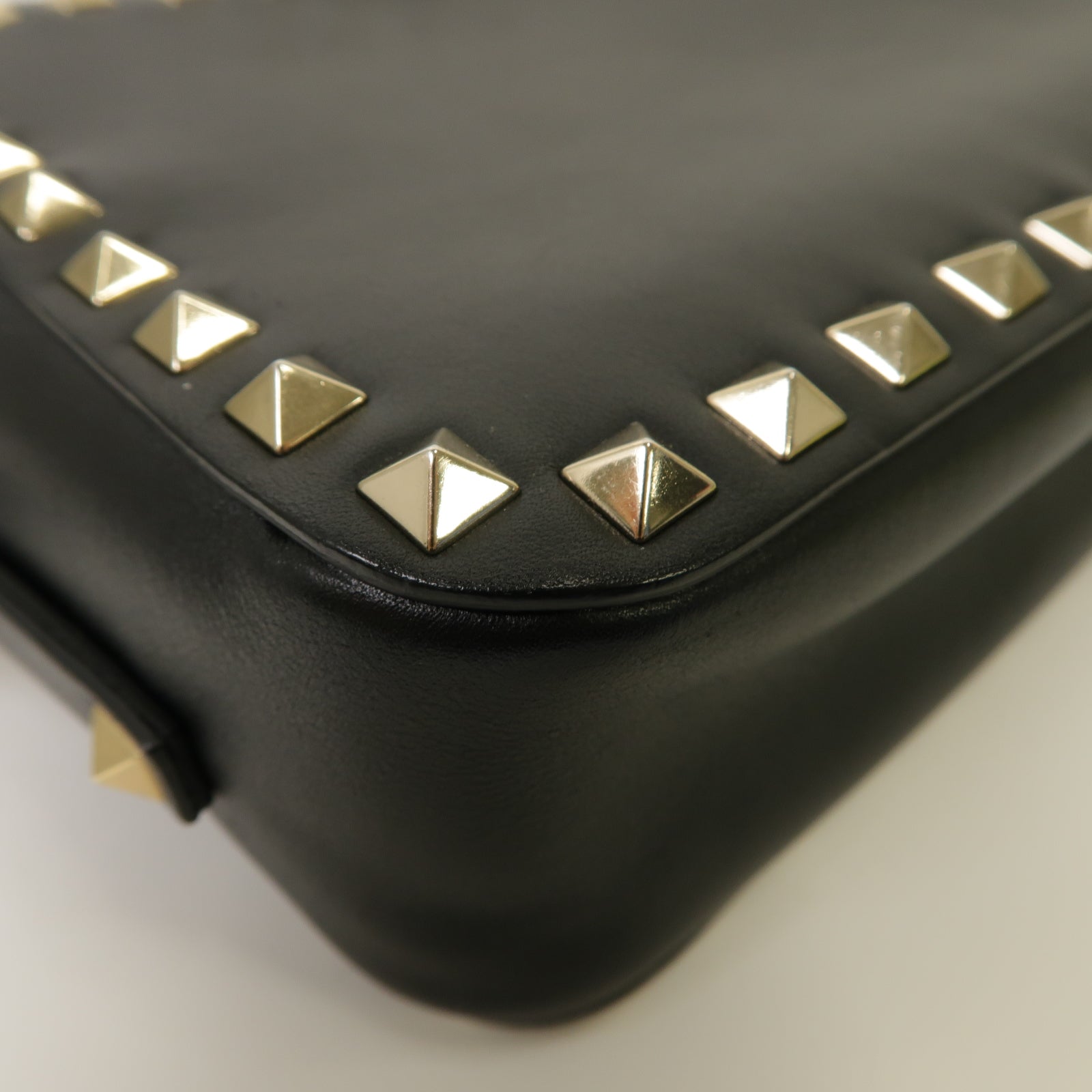 Valentino 牛皮皮革Shoulder Bag金扣肩背袋黒色