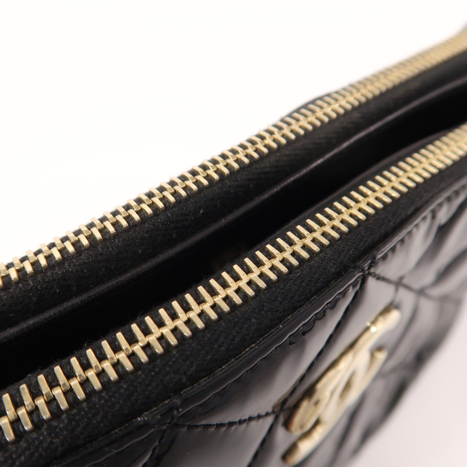 CHANEL 漆皮皮革Chain Shoulder金扣鏈帶肩背袋