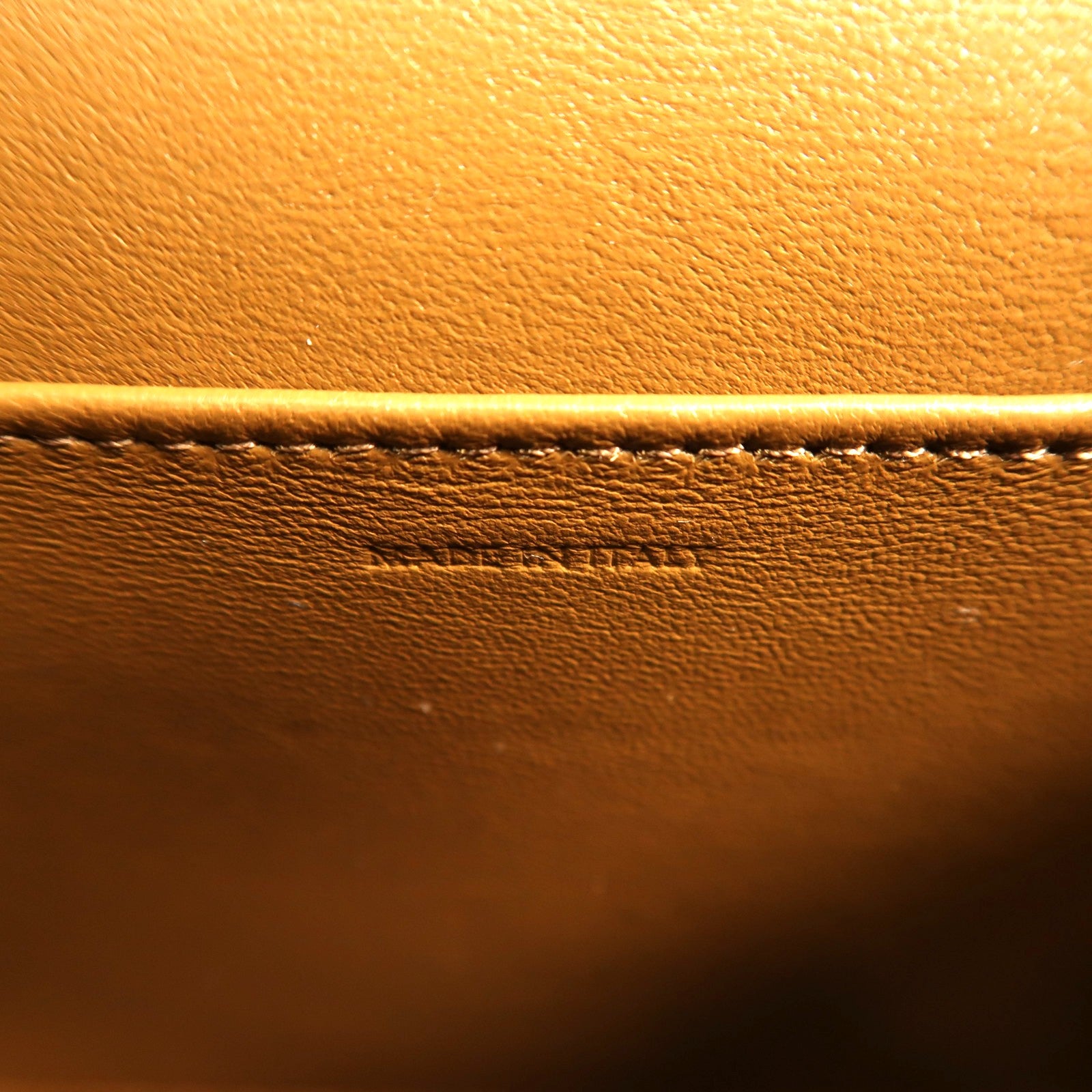 CELINE 牛皮皮革Teen Classic Box金扣肩背袋