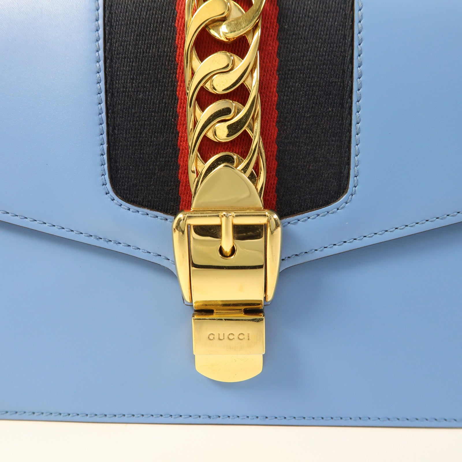 GUCCI 牛皮皮革Sylvie金扣肩背袋