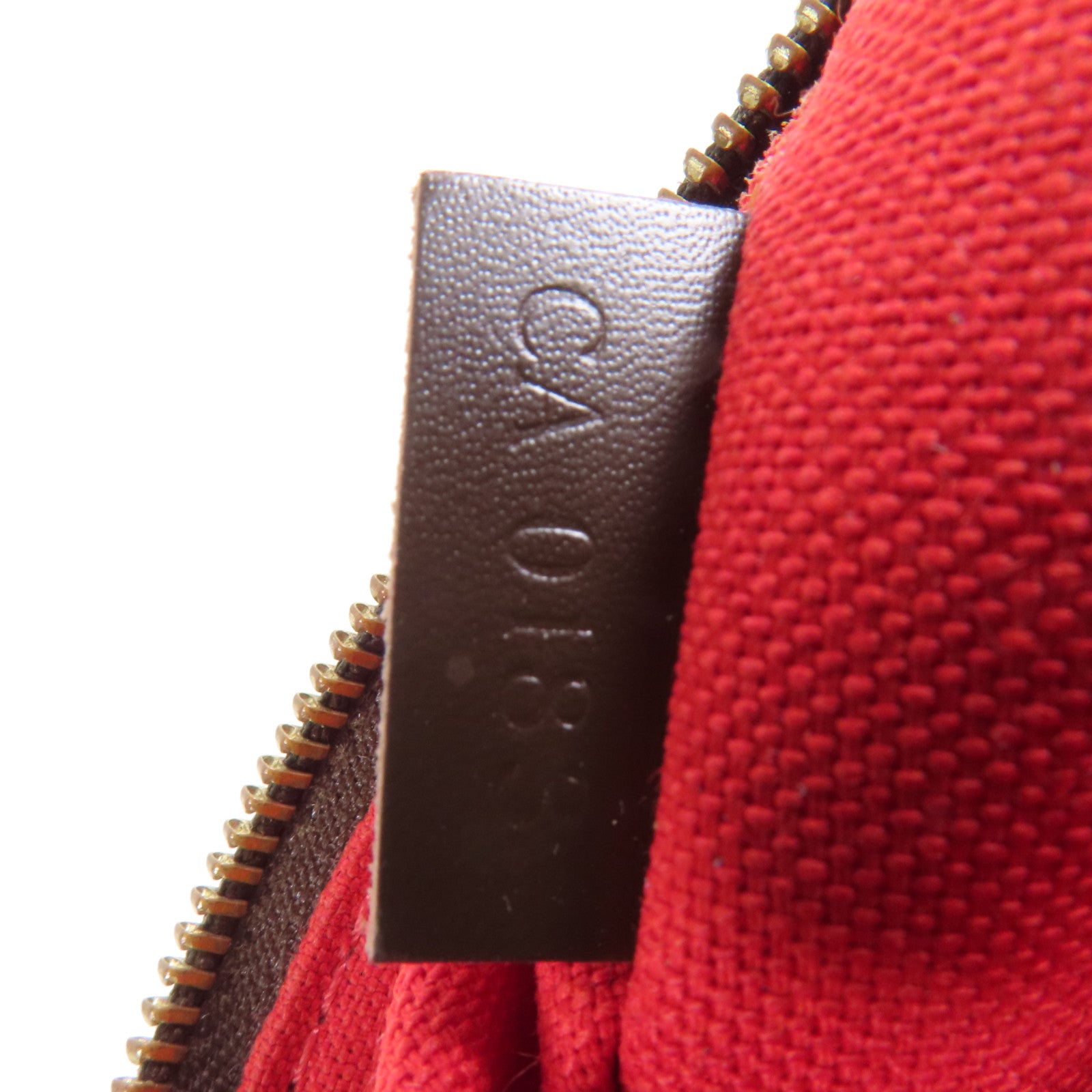 LOUIS VUITTON Damier Pochette Accessoires金扣手挽袋