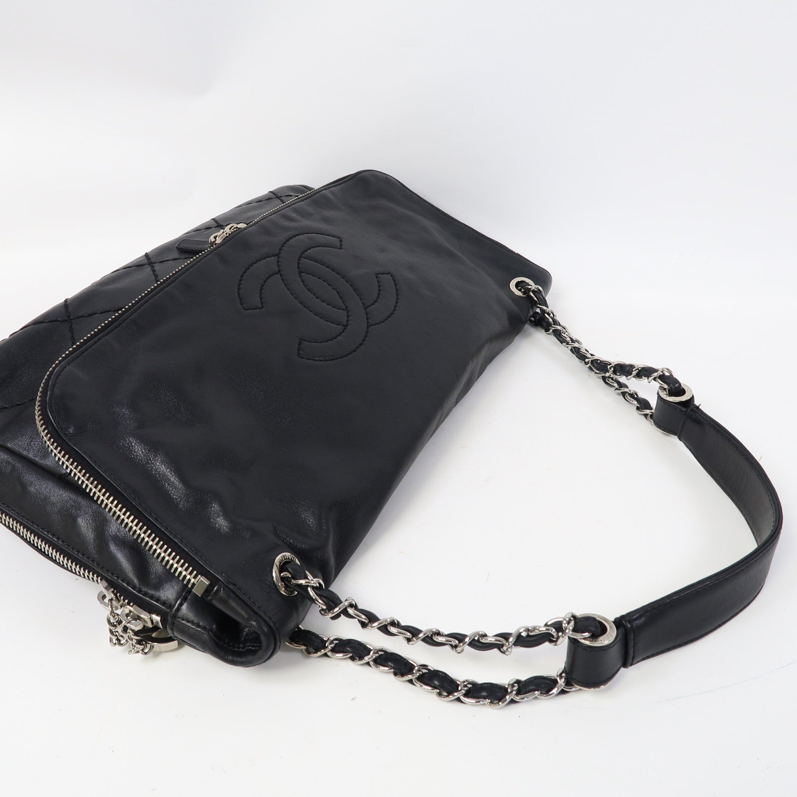 CHANEL 牛皮皮革Shoulder Bag銀扣肩背袋黑色