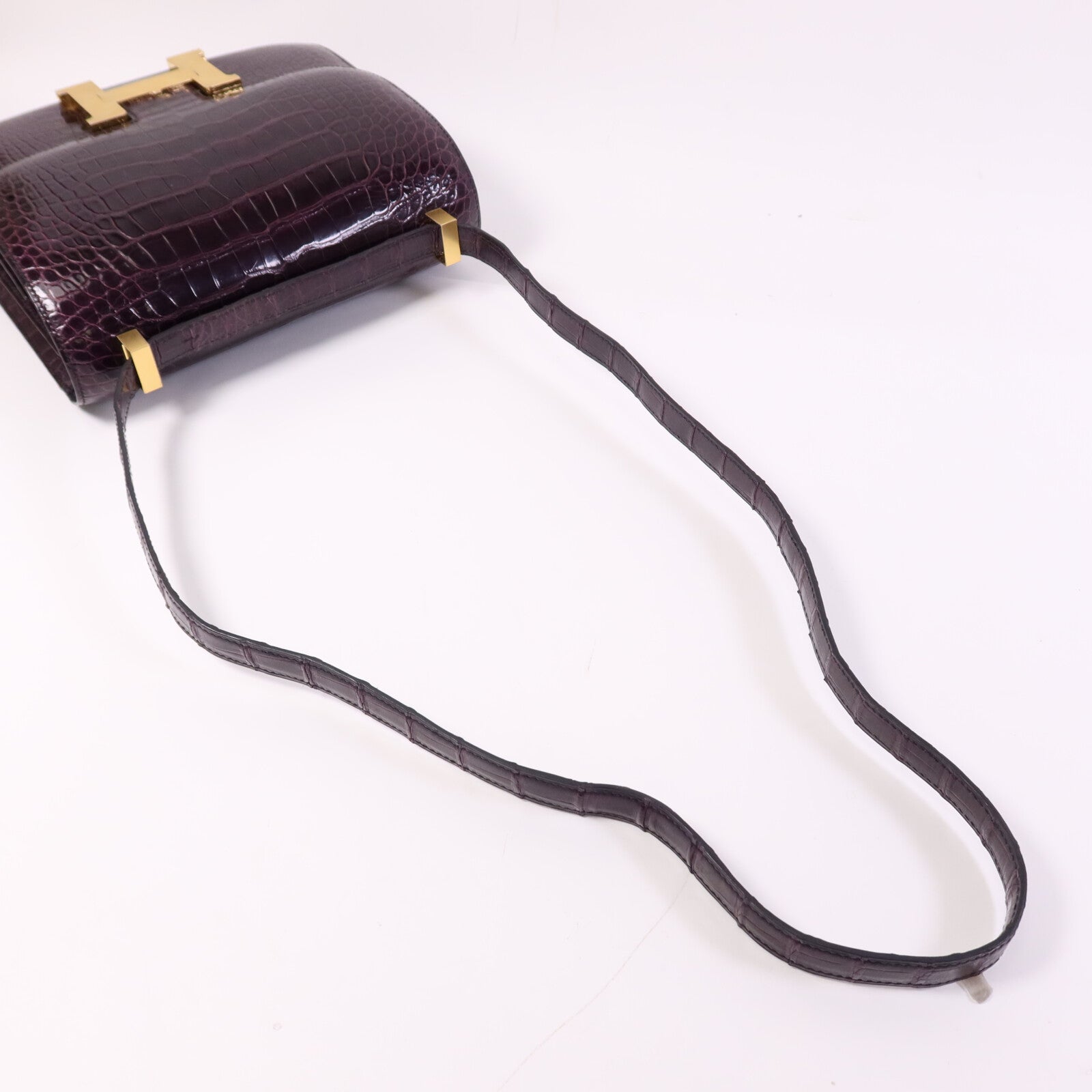HERMES Niloticus皮革Constance 24金扣肩背袋Amethyst