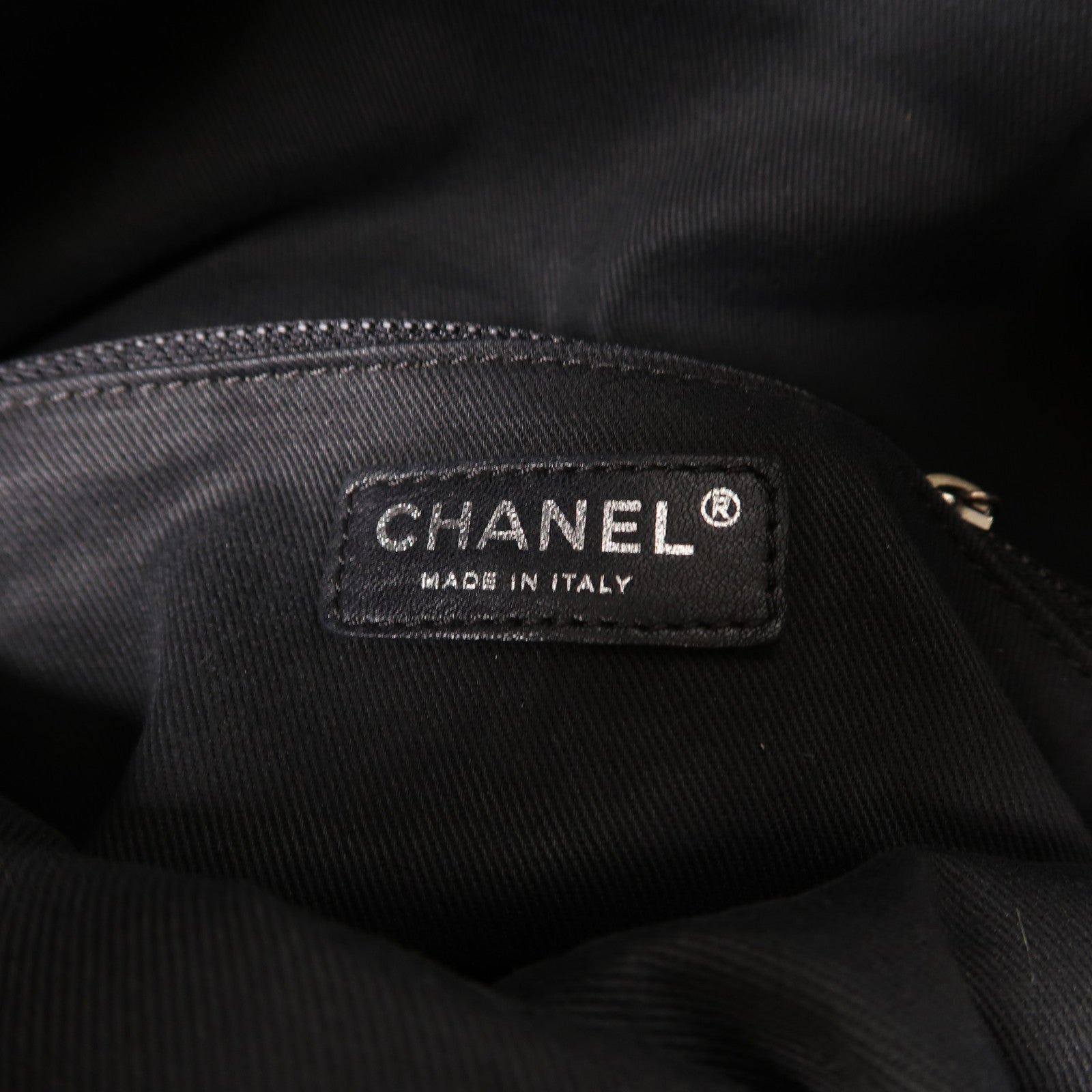 CHANEL 牛皮皮革Shoulder Bag銀扣肩背袋黑色