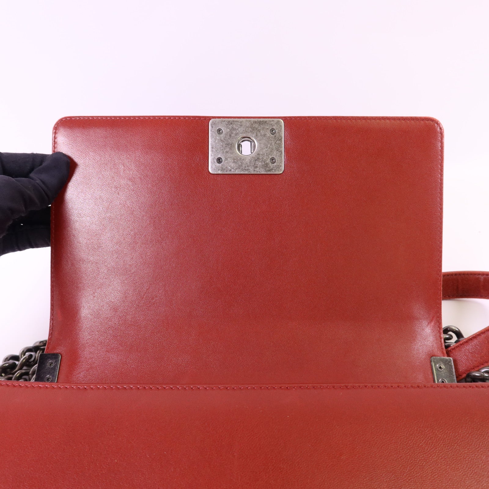 CHANEL 羊皮皮革Boy 25銀扣鏈帶肩背袋