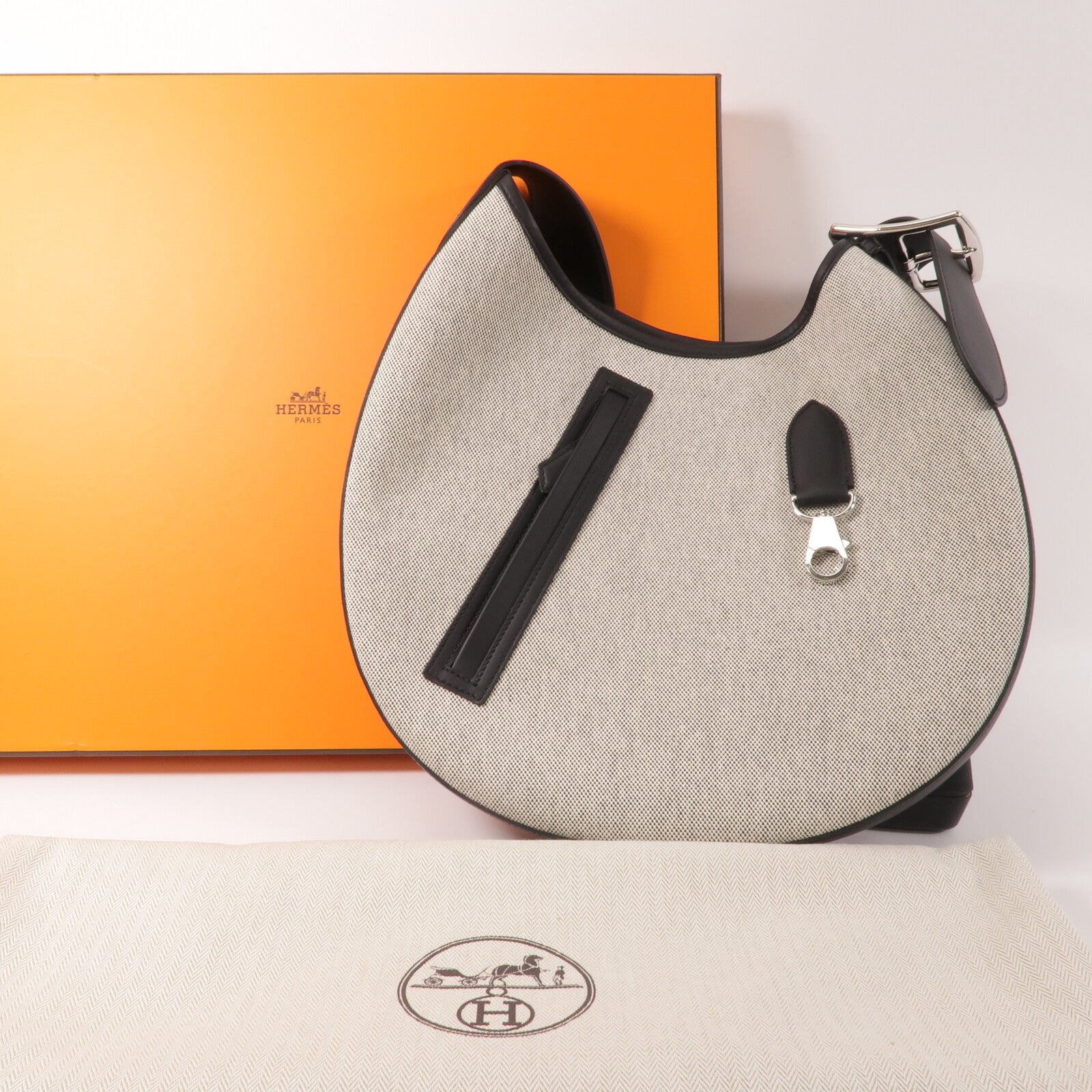 HERMES 帆布/Swift皮革Arcon Bag肩背袋Noir
