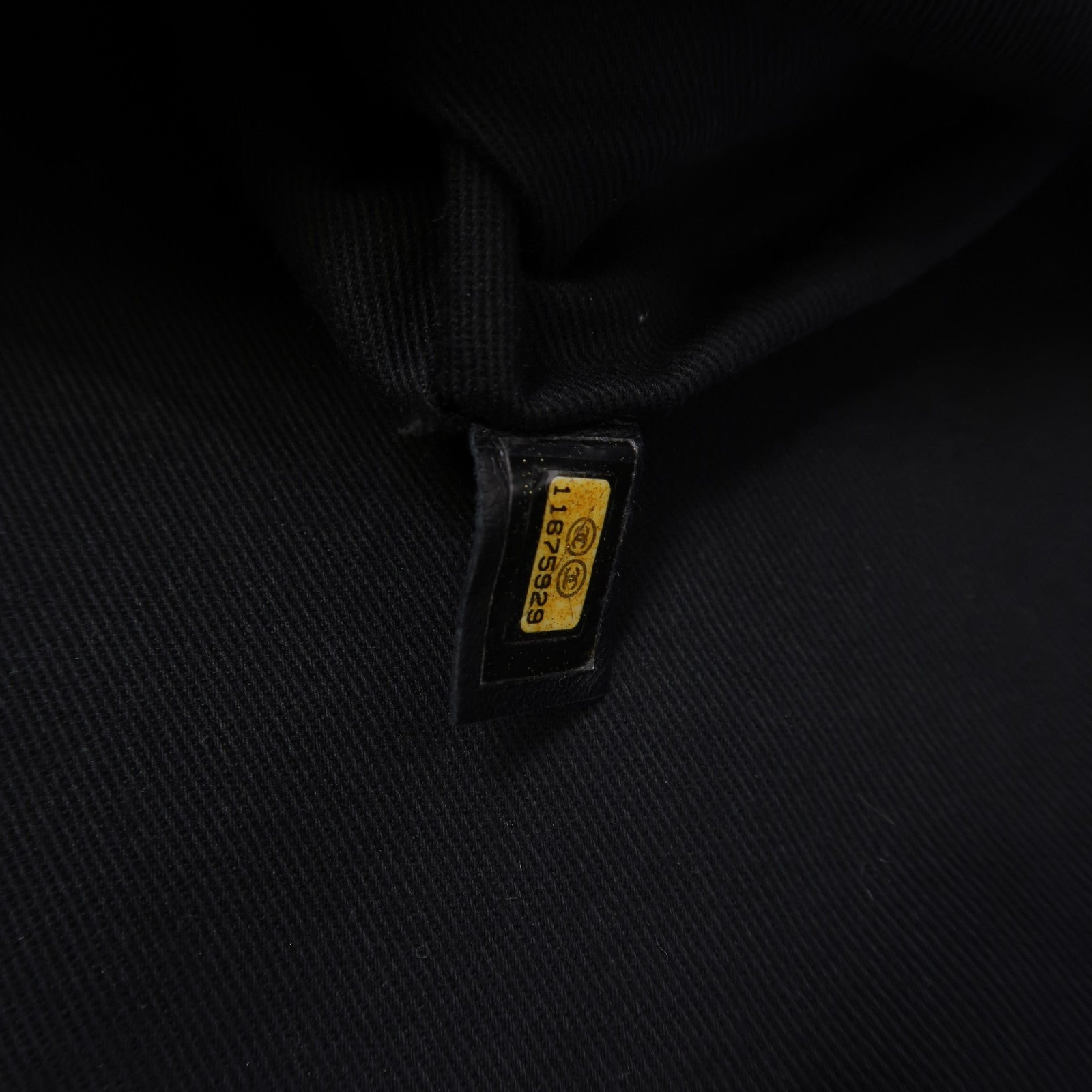 CHANEL 牛皮皮革Shoulder Bag銀扣肩背袋黑色