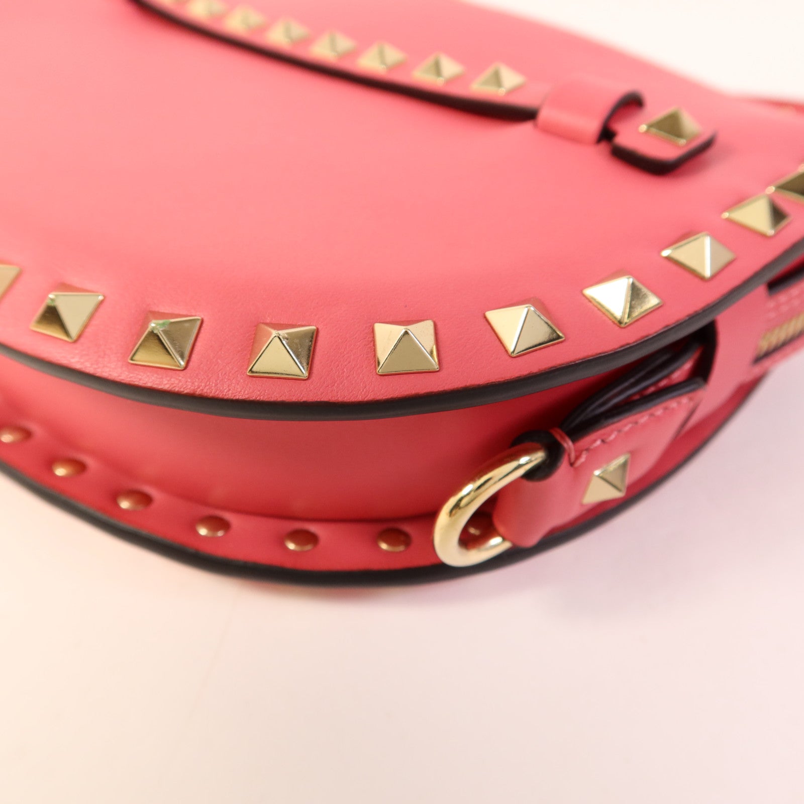 Valentino 牛皮皮革Hand Bag金扣手挽袋