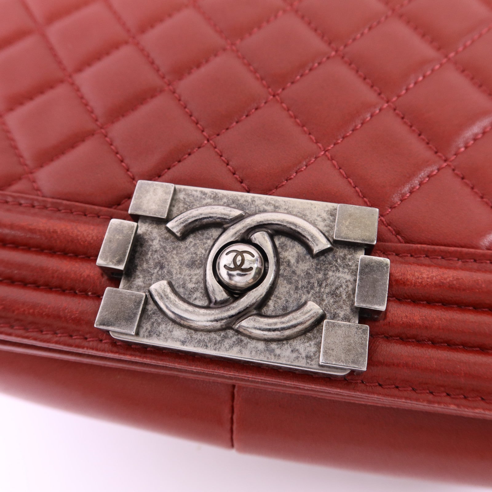 CHANEL 羊皮皮革Boy 25銀扣鏈帶肩背袋