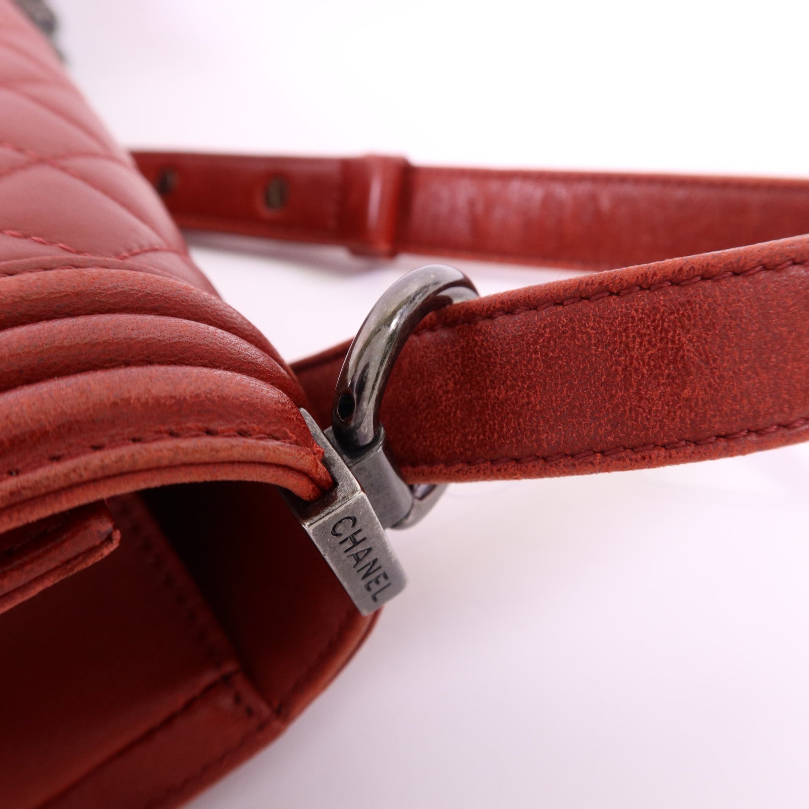 CHANEL 羊皮皮革Boy 25銀扣鏈帶肩背袋