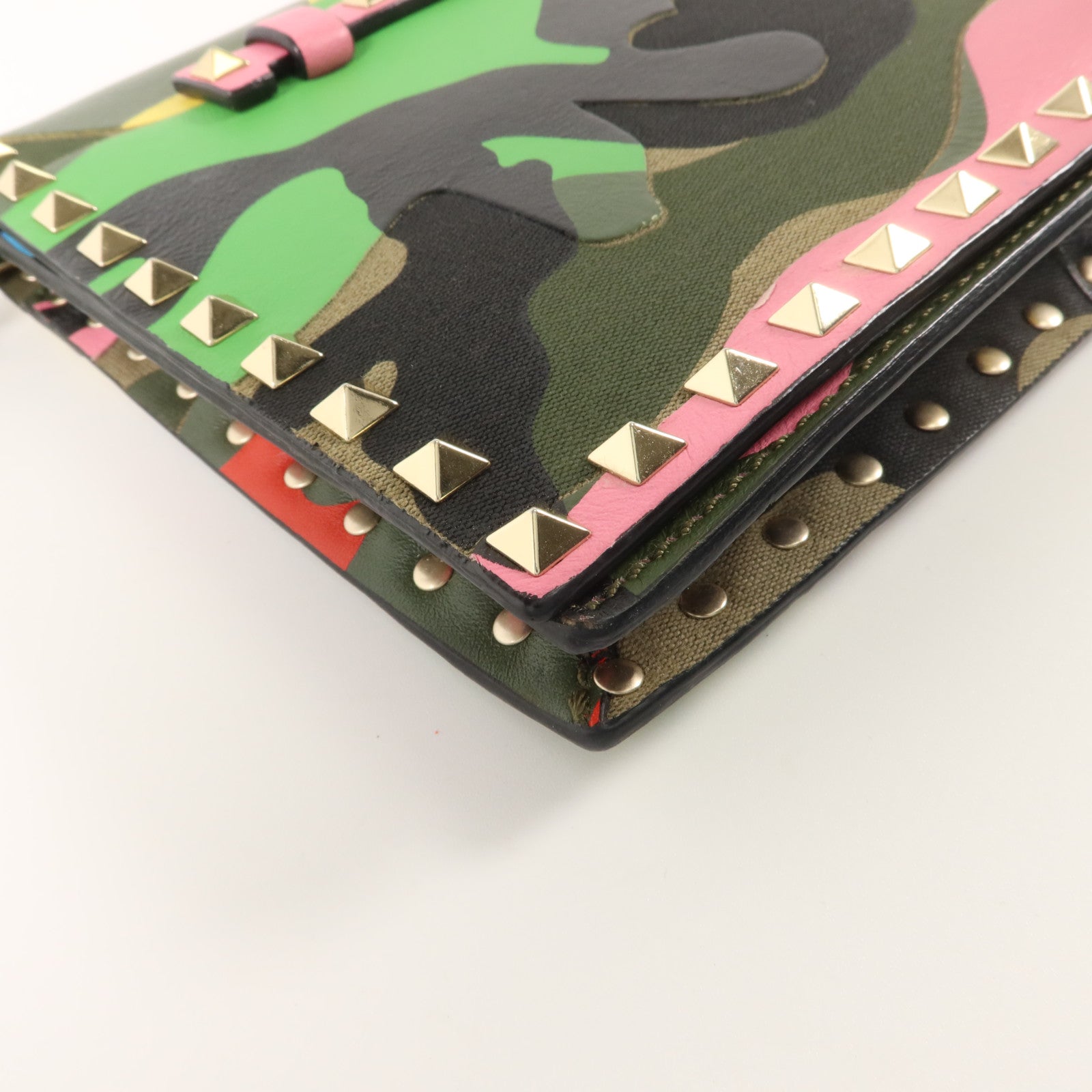 Valentino 帆布/牛皮皮革Camouflage Rockstud Wristlet Clutch手拿包