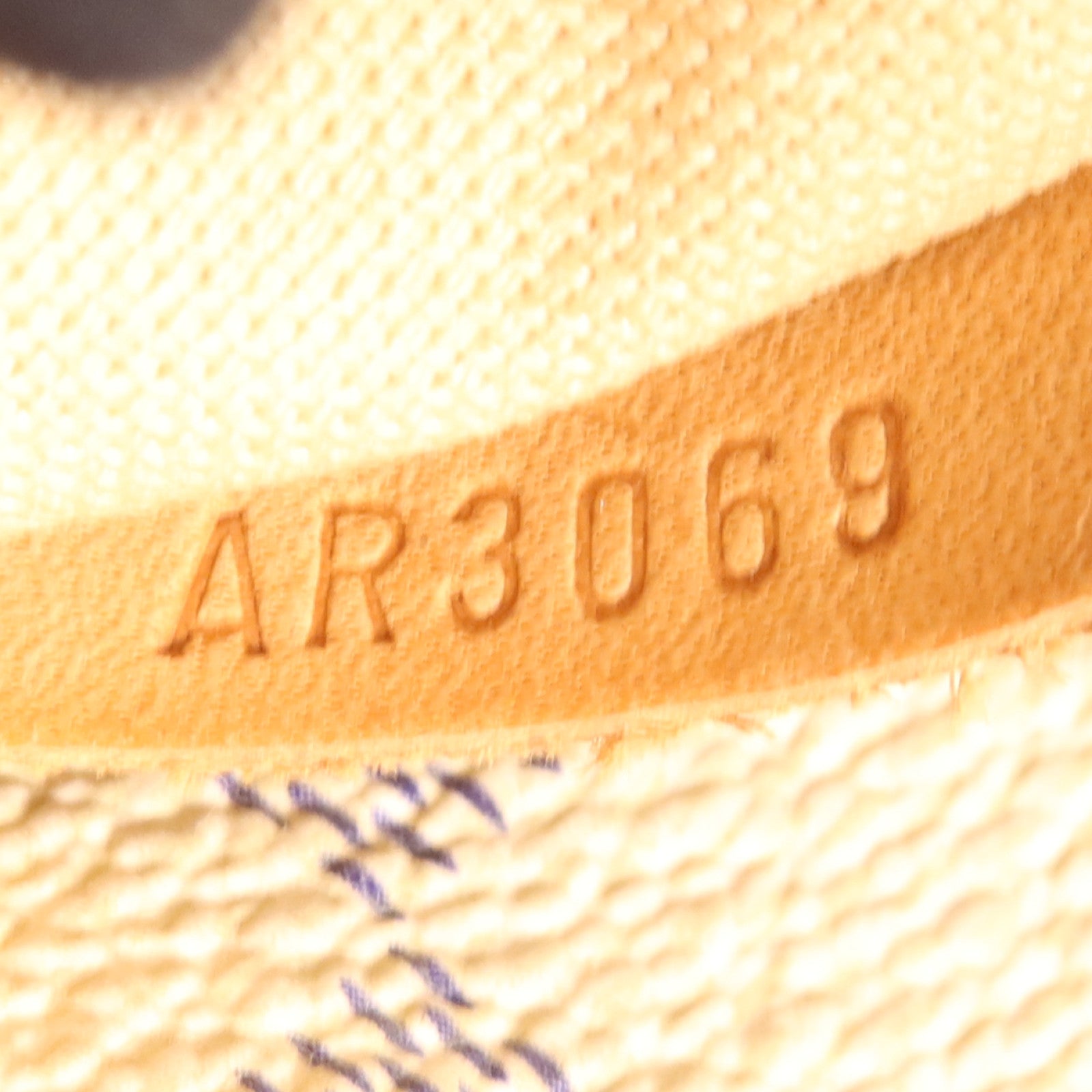 LOUIS VUITTON Damier Azur Totally PM金扣肩背袋