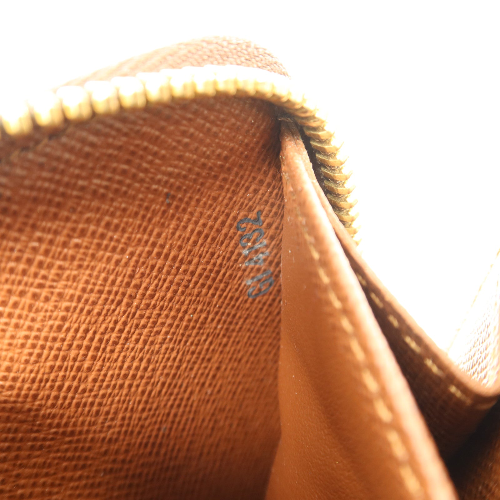 LOUIS VUITTON Monogram Long Round Wallet金扣長錢包