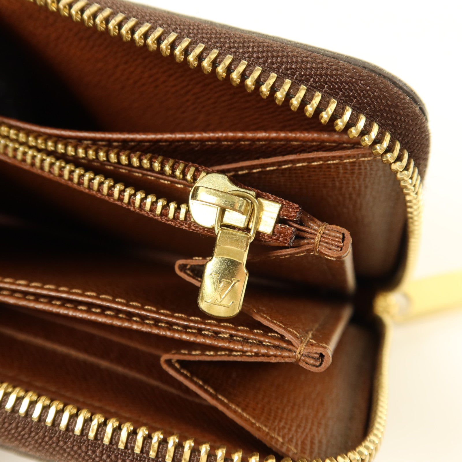 LOUIS VUITTON Monogram Long Round Wallet金扣長錢包
