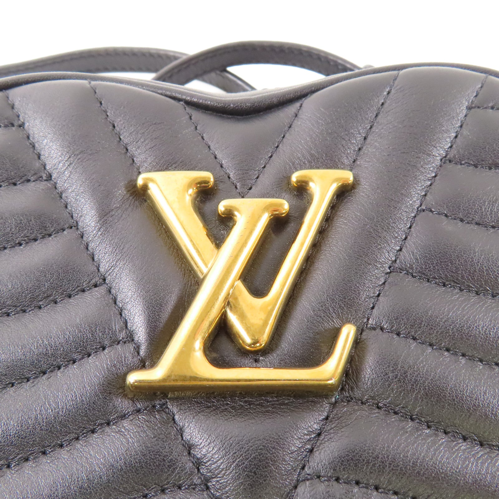 LOUIS VUITTON 牛皮皮革New Wave Heart Bag金扣肩背袋黑色