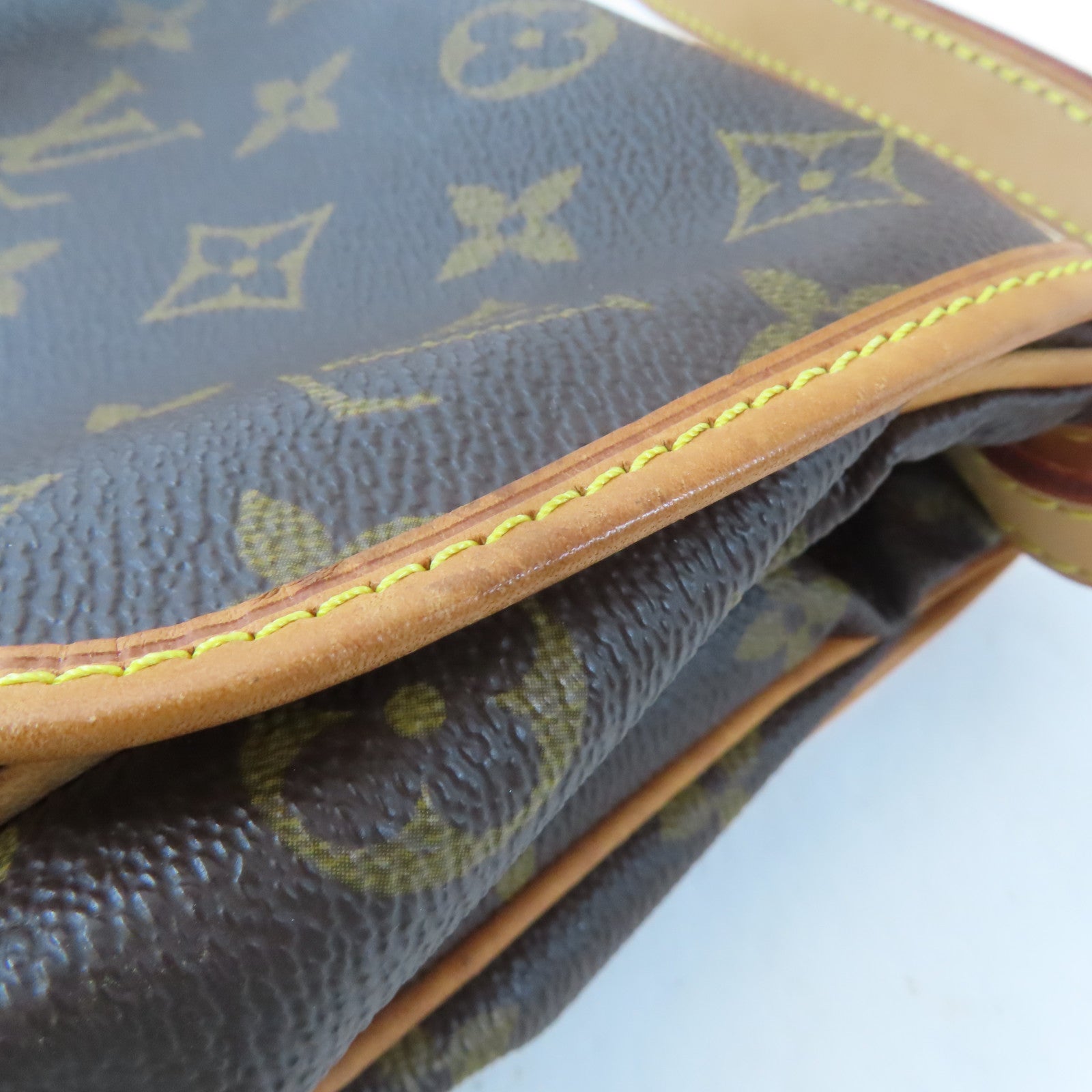 LOUIS VUITTON Monogram Saumur 30金扣肩背袋啡色