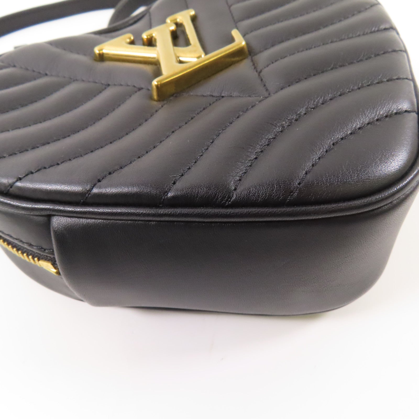 LOUIS VUITTON 牛皮皮革New Wave Heart Bag金扣肩背袋黑色