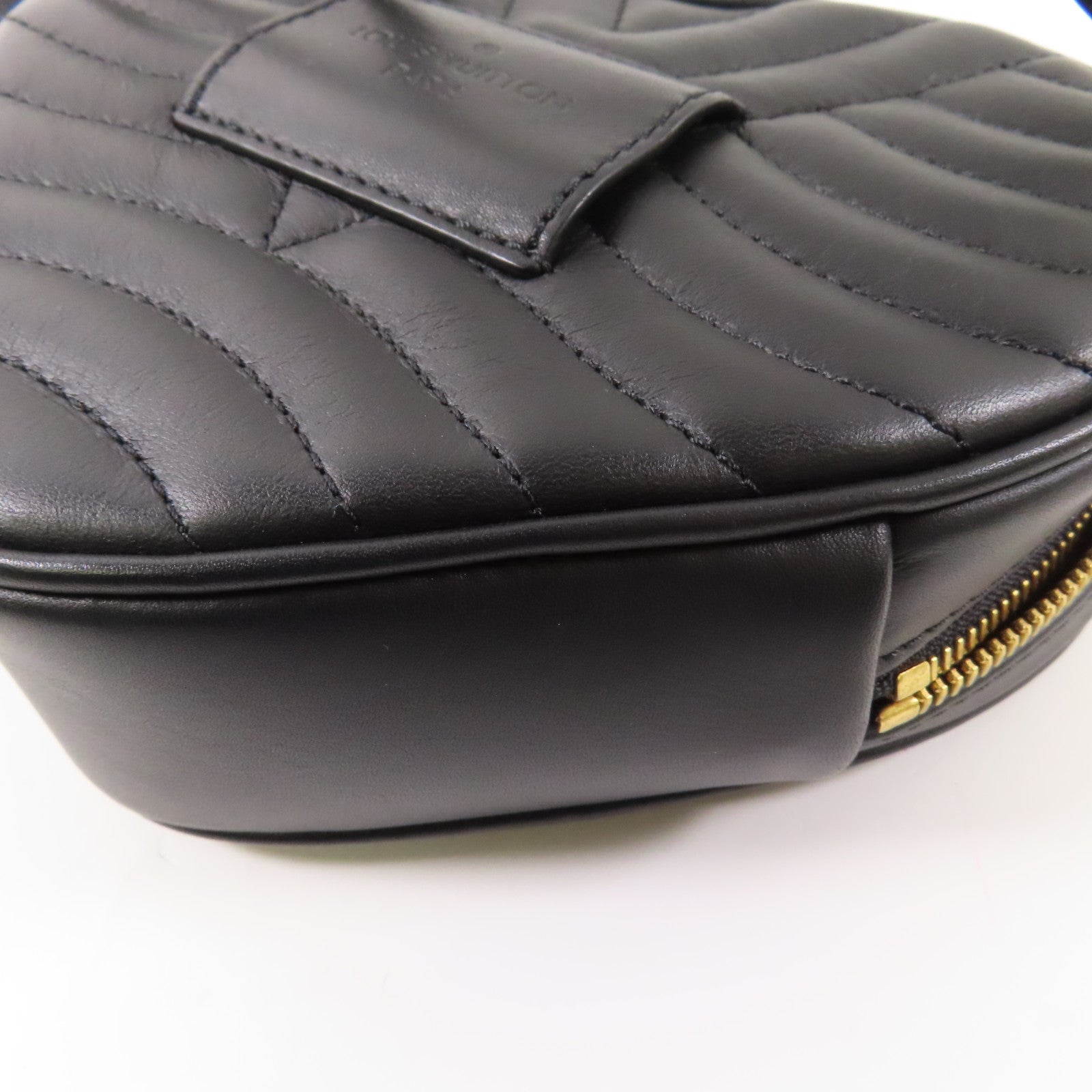 LOUIS VUITTON 牛皮皮革New Wave Heart Bag金扣肩背袋黑色