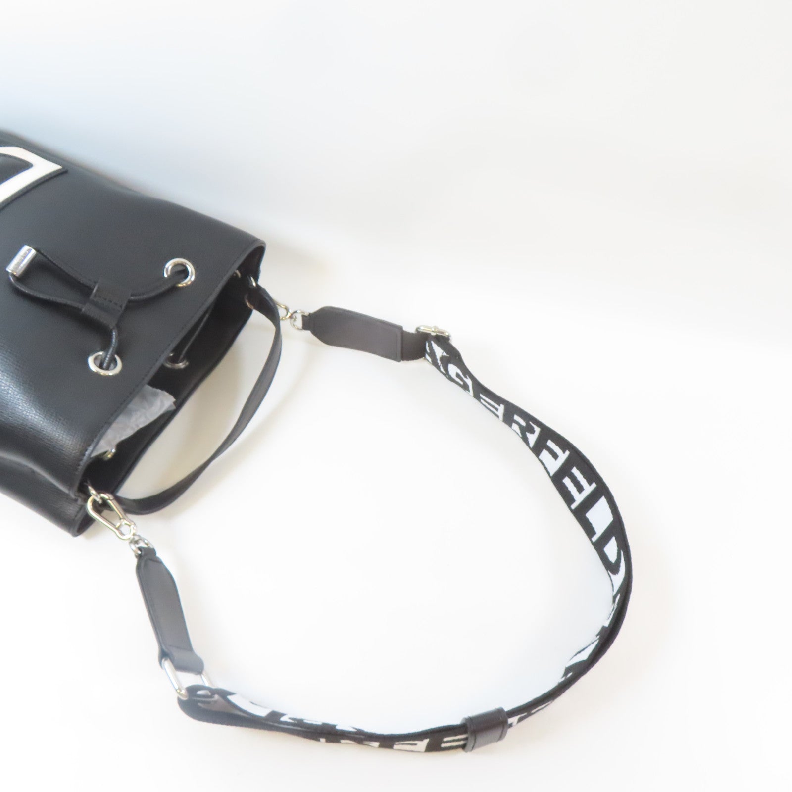 KARL LAGERFELD 牛皮皮革Karl Lagerfeld 2 Way Bucket Bag銀扣手挽肩背兩用袋黑色