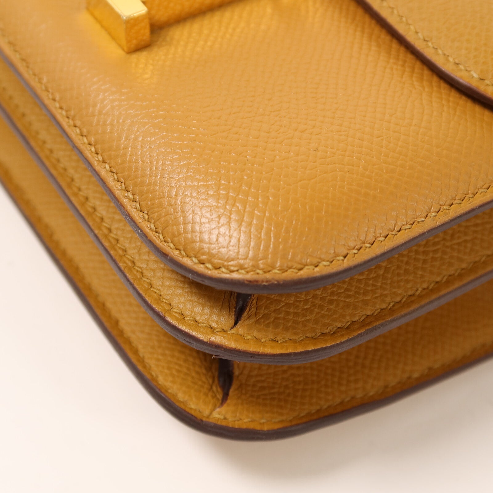 HERMES 【激減優惠】Epsom皮革Constance Mini金扣肩背袋Sesame