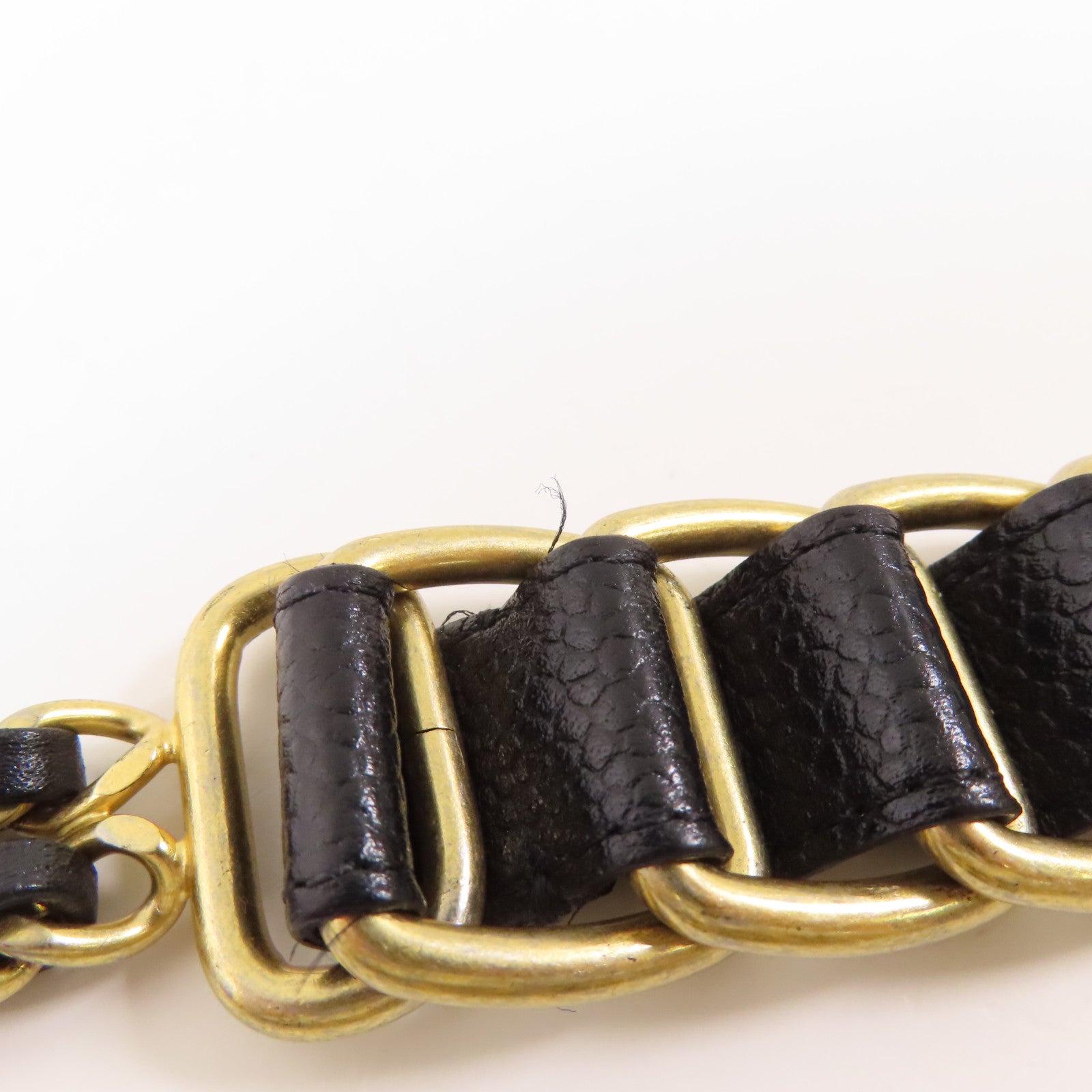 CHANEL 牛皮皮革Chain Shoulder金扣鏈帶肩背袋