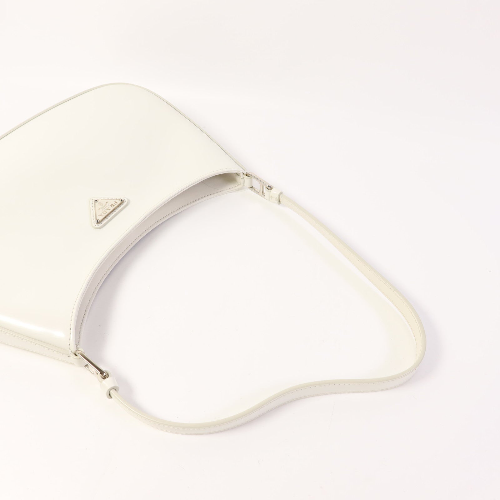 PRADA 皮革Cleo銀扣肩背袋