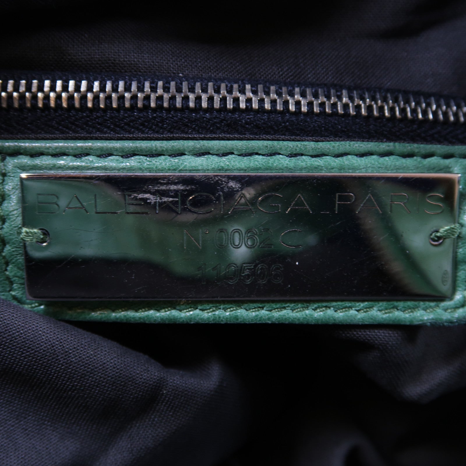 BALENCIAGA 牛皮皮革Weekender銀扣手挽袋綠色