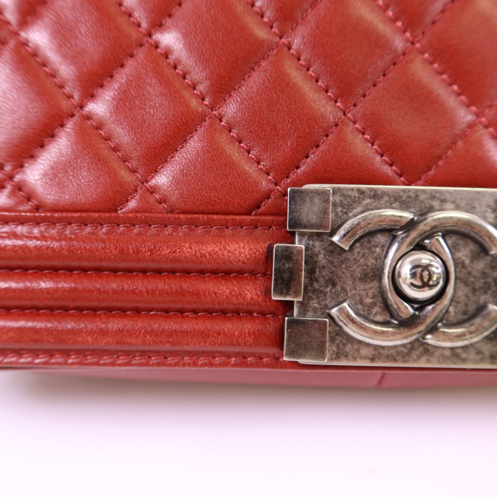 CHANEL 羊皮皮革Boy 25銀扣鏈帶肩背袋