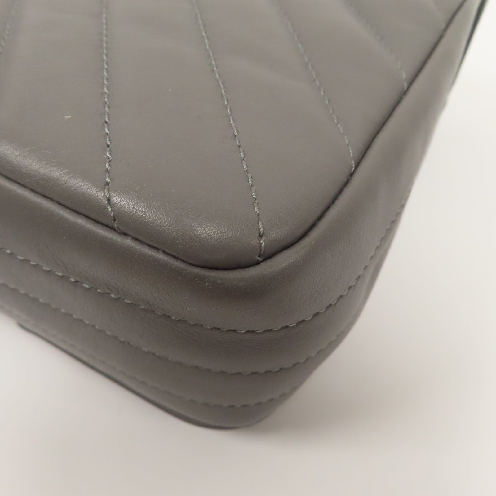 CHANEL 【激減優惠】斜紋牛皮皮革Statement Flap金扣鏈帶肩背袋灰色