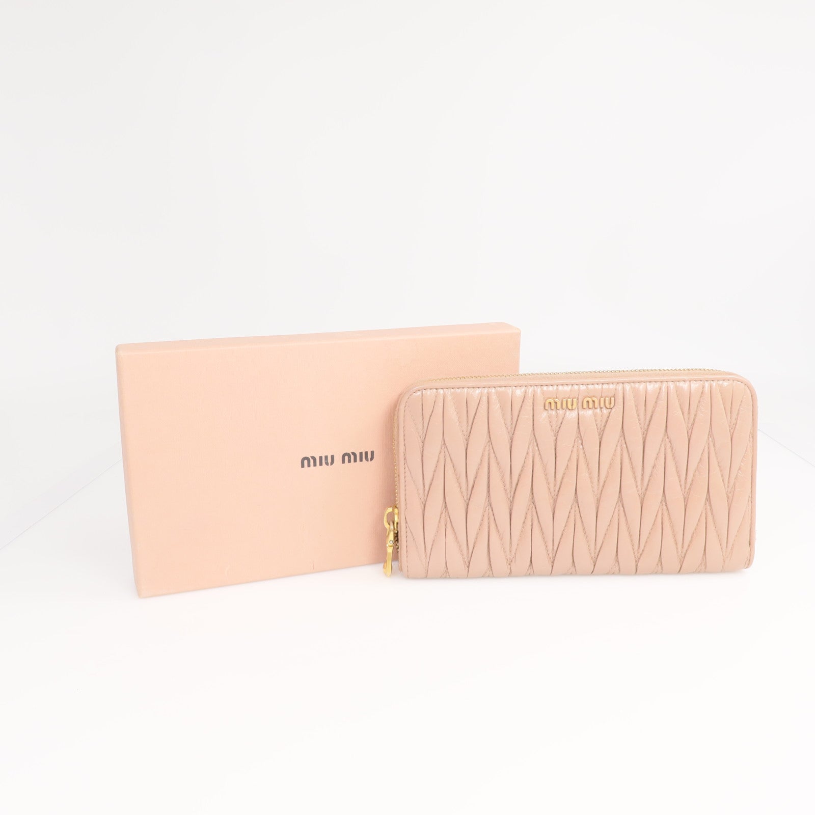 Miu Miu 【激減優惠】牛皮皮革long Wallet 金扣長錢包