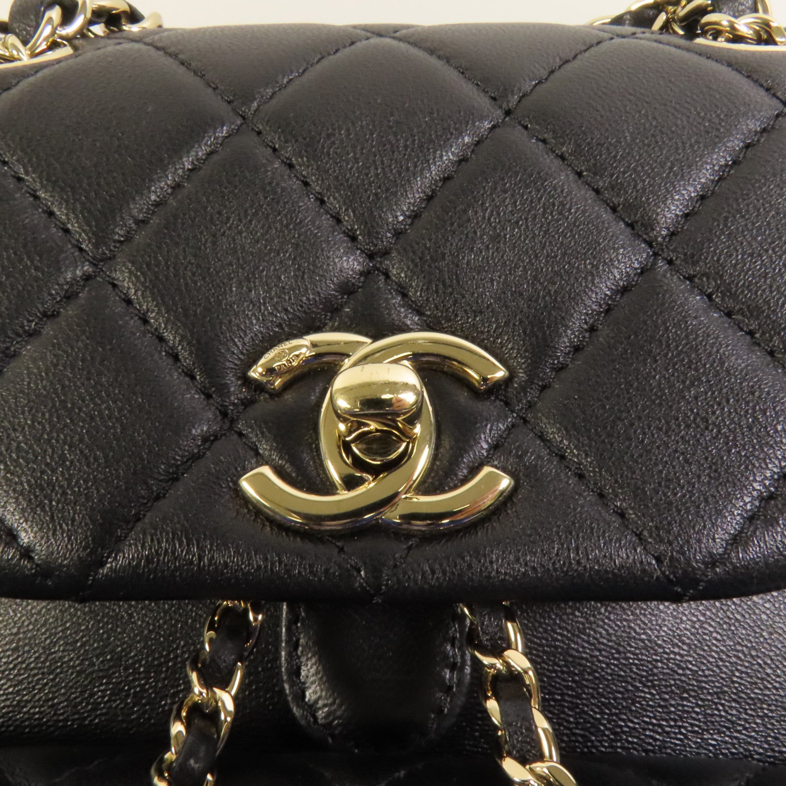 CHANEL 【激減優惠】牛皮皮革Duma Backpack金扣背包