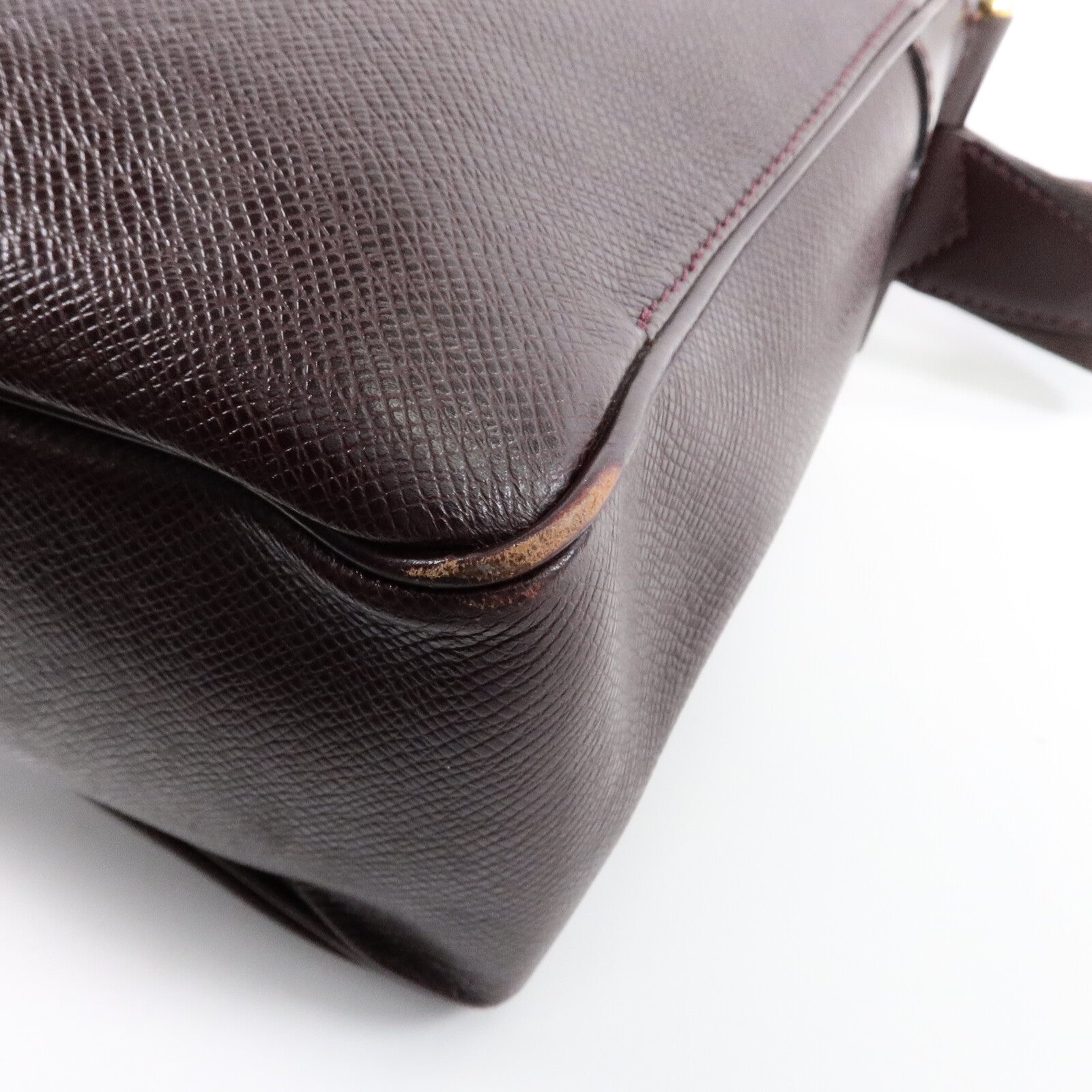 LOUIS VUITTON Taiga Yaranga肩背袋