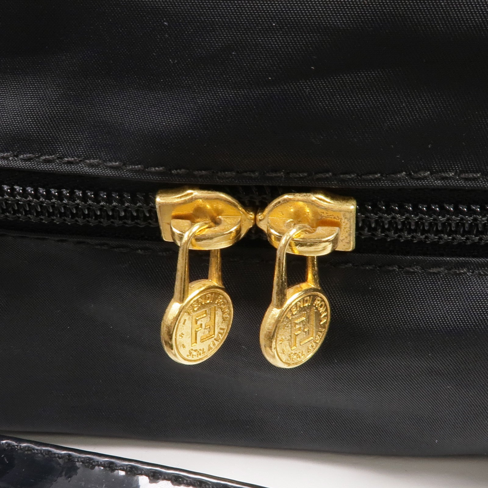 FENDI 【激減優惠】尼龍Shoulder Bag肩背袋