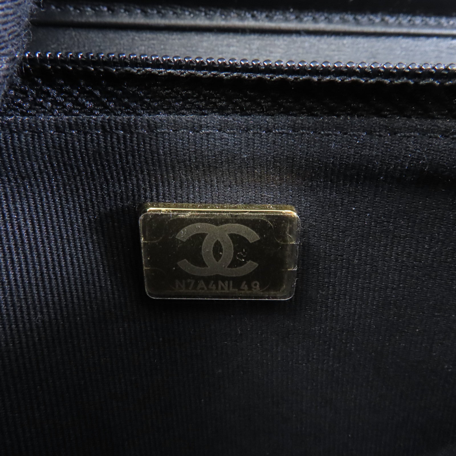 CHANEL 菱格Caviar皮革Boy Wallet On Chain金扣鏈帶肩背袋黑色