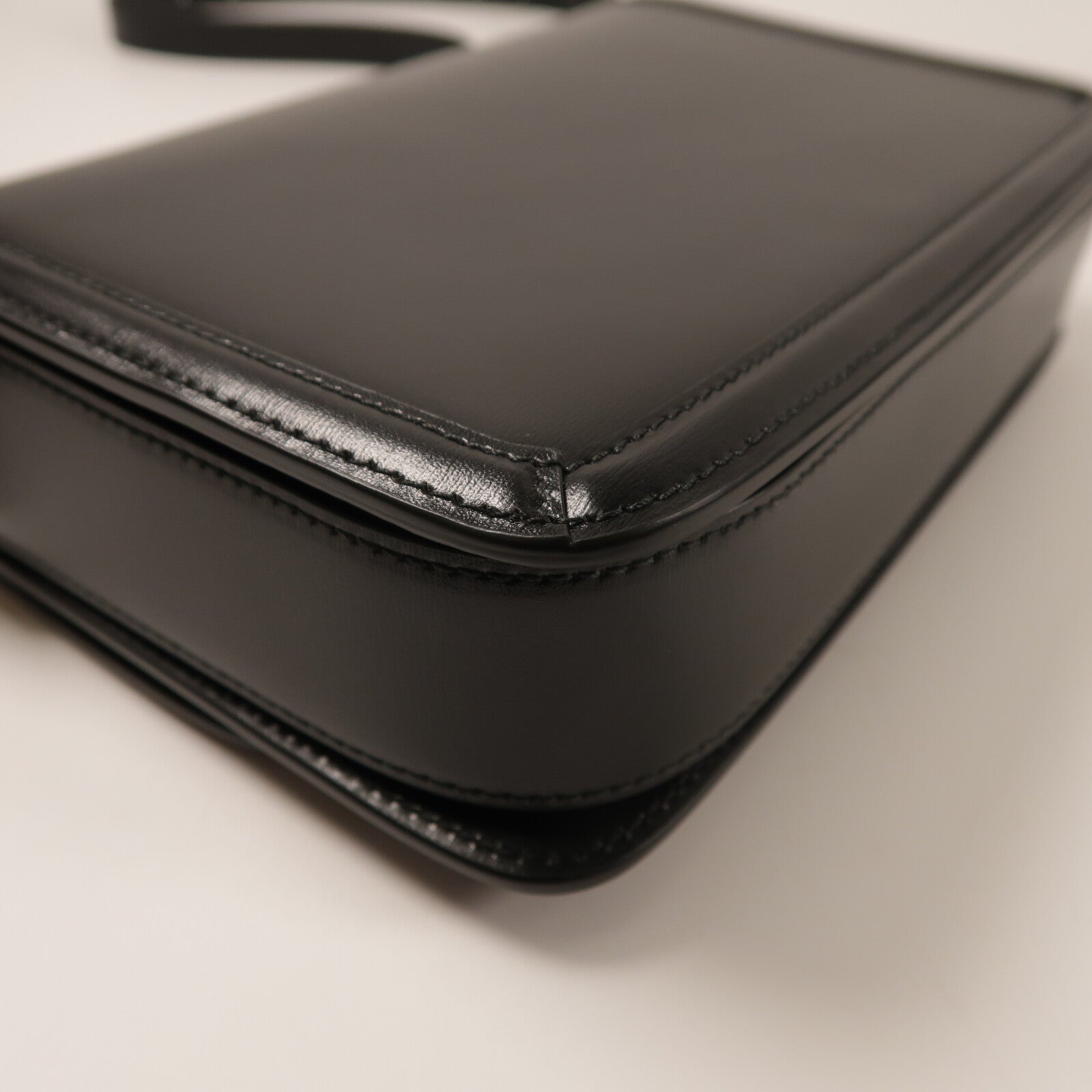 SAINT LAURENT 牛皮皮革Solferino Box金扣肩背袋