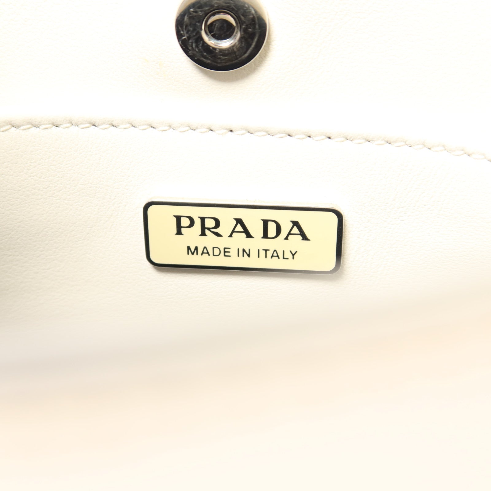 PRADA 皮革Cleo銀扣肩背袋