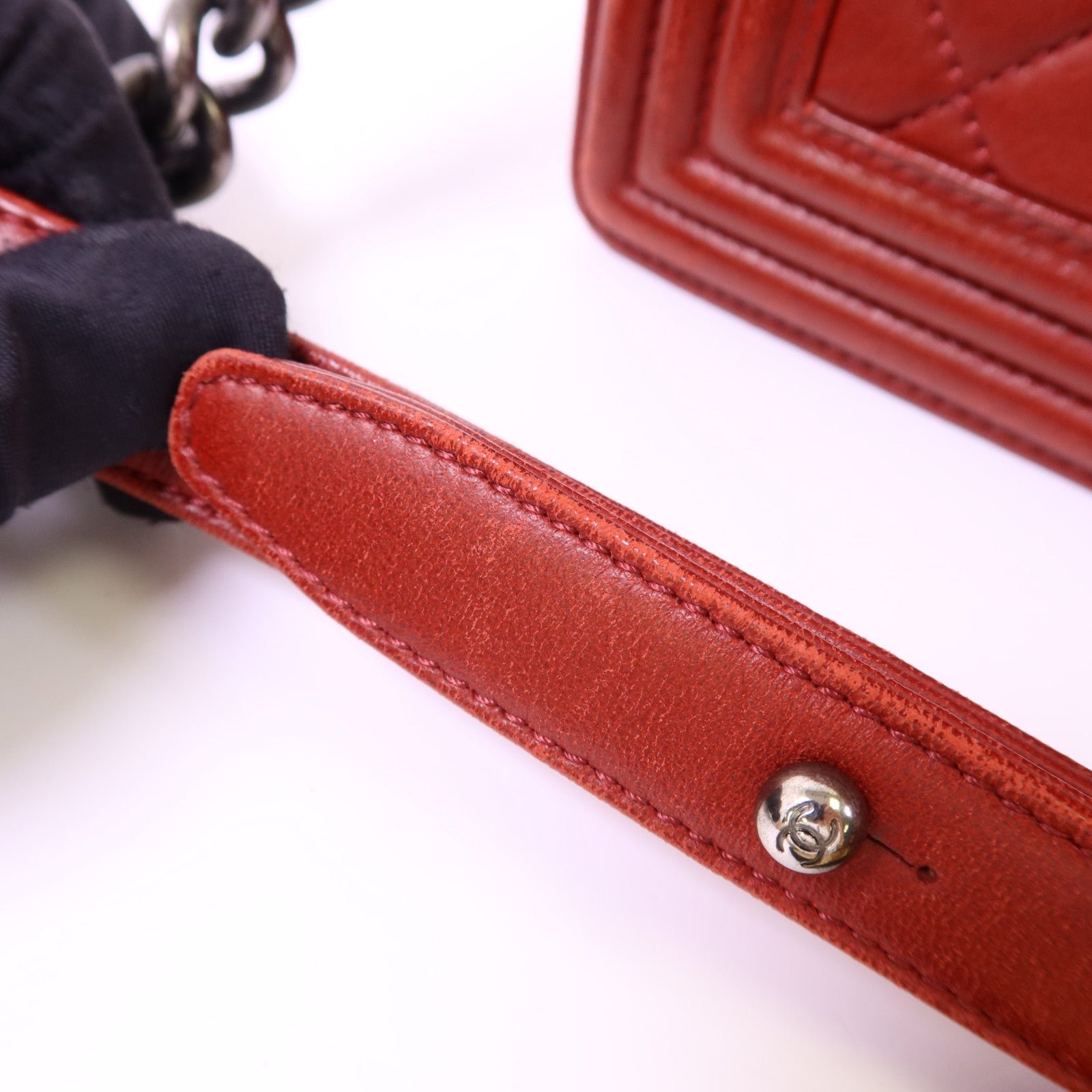 CHANEL 羊皮皮革Boy 25銀扣鏈帶肩背袋