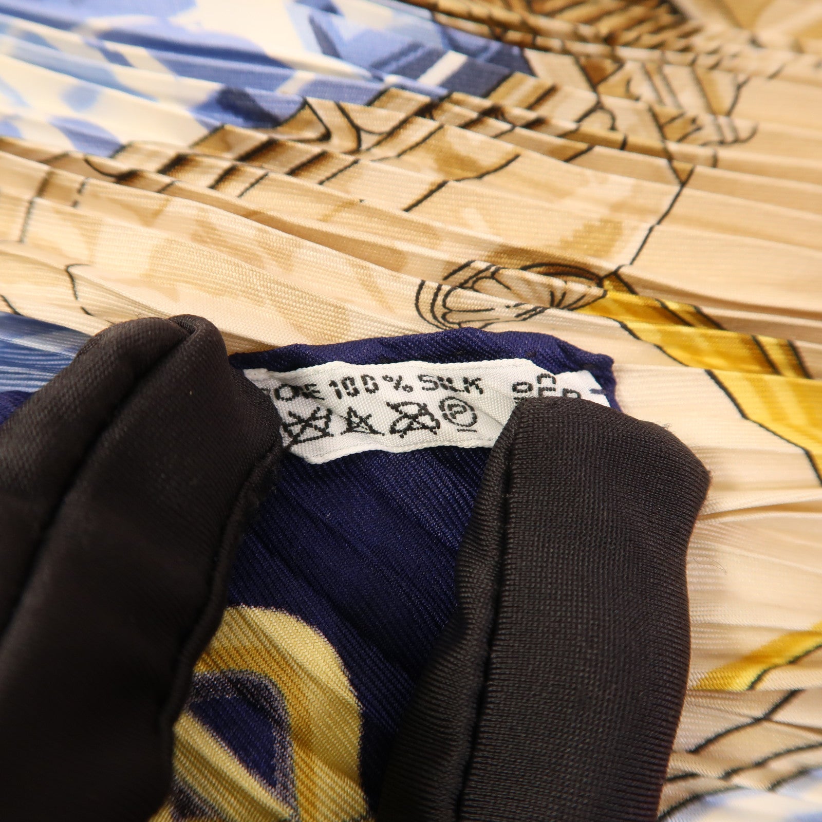 HERMES 絲質Pleated Scarf絲巾