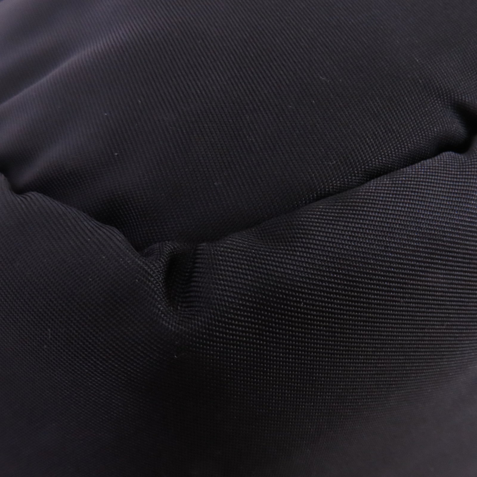 PRADA 尼龍Prada Soft Padded Mini手挽袋