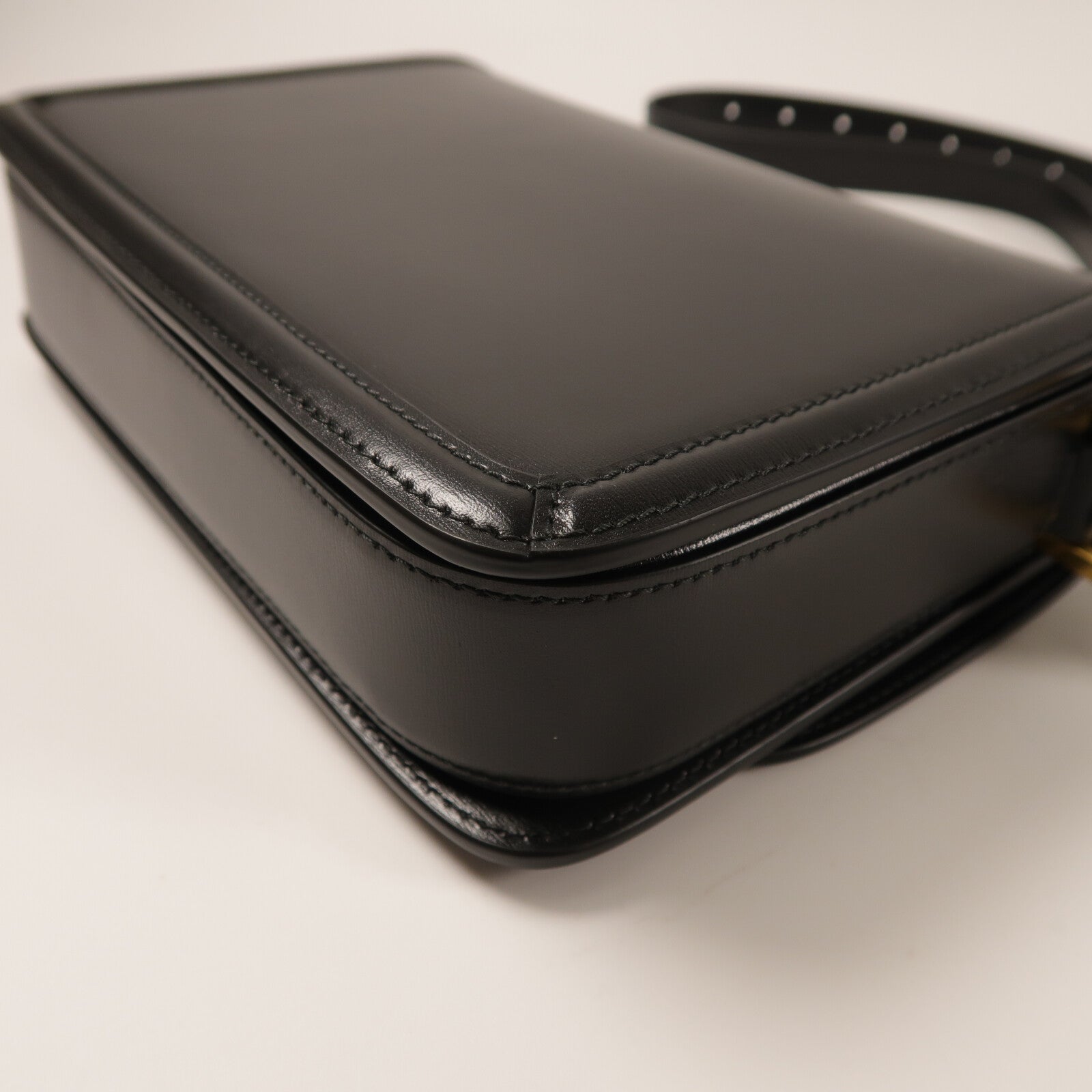 SAINT LAURENT 牛皮皮革Solferino Box金扣肩背袋