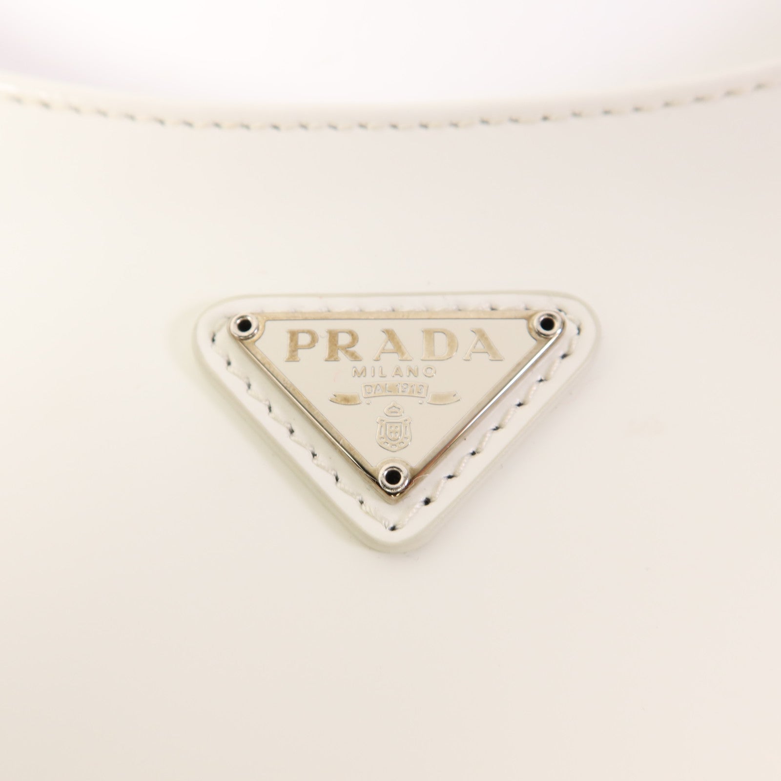 PRADA 皮革Cleo銀扣肩背袋